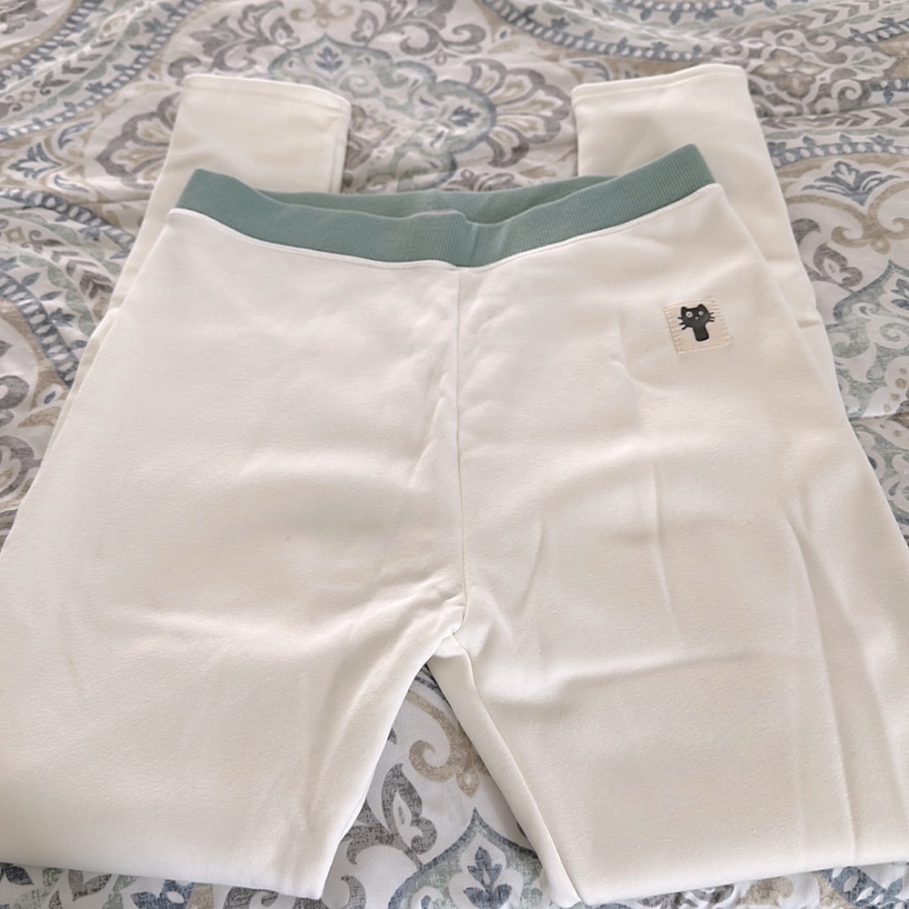 Super cute winter white leggings with fleece lining!  Very warm for cold nights